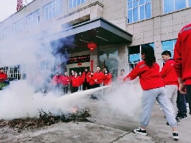 尊龙凯时人生就是搏消防安全演习：关注消防，安全至上